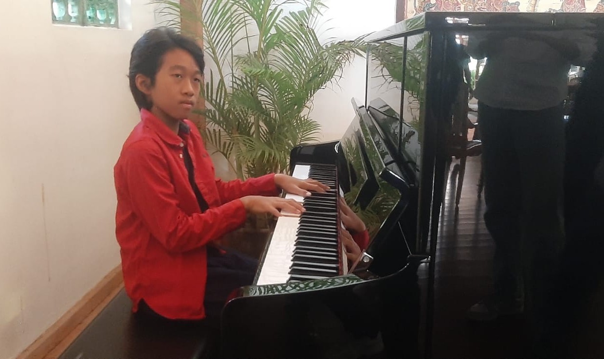 MUSIK KLASIK: Pianis belia asal Bali, Amenangi Sadali Nitisara Wawo Runtu, 11, akan mengelar resital tunggal perdananya bertitel "Let