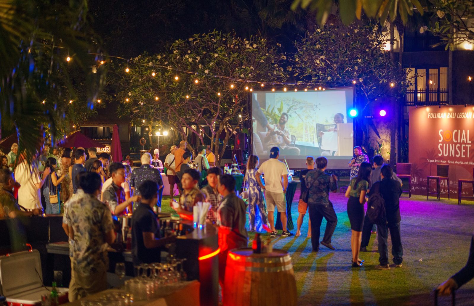 Suasana acara Social Sunset pada Senin, 1 Agustus 2025 di Alun-Alun Garden Pullman Hotel, Jumat 1 Agustus 2025.