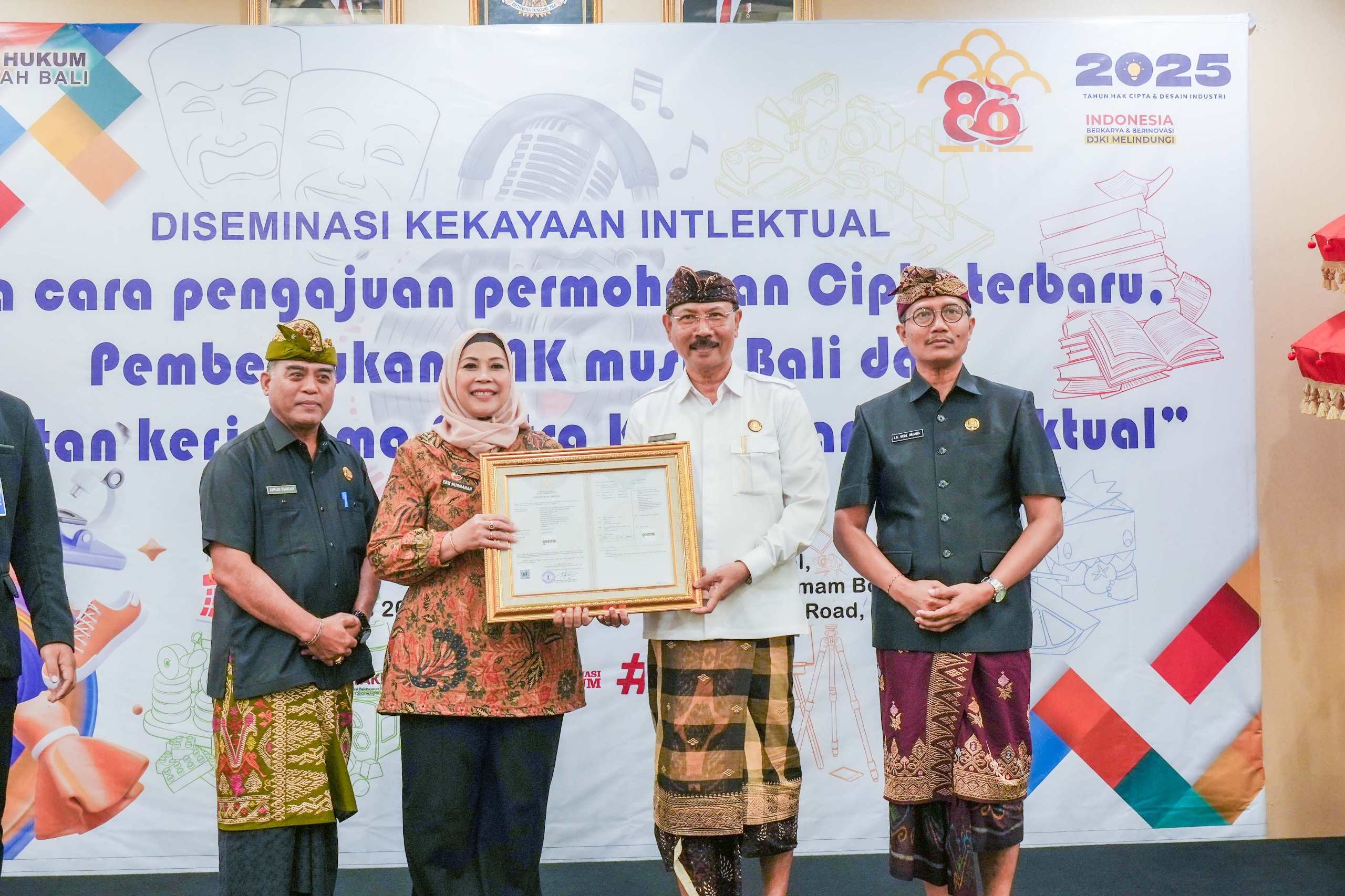 Kementerian Hukum dan HAM Kantor Wilayah Bali resmi mengeluarkan pencatatan sertifikat pendaftaran merek Gotik kepada Pemerintah Kabupaten Badung, pada Kamis (7/8/2025).