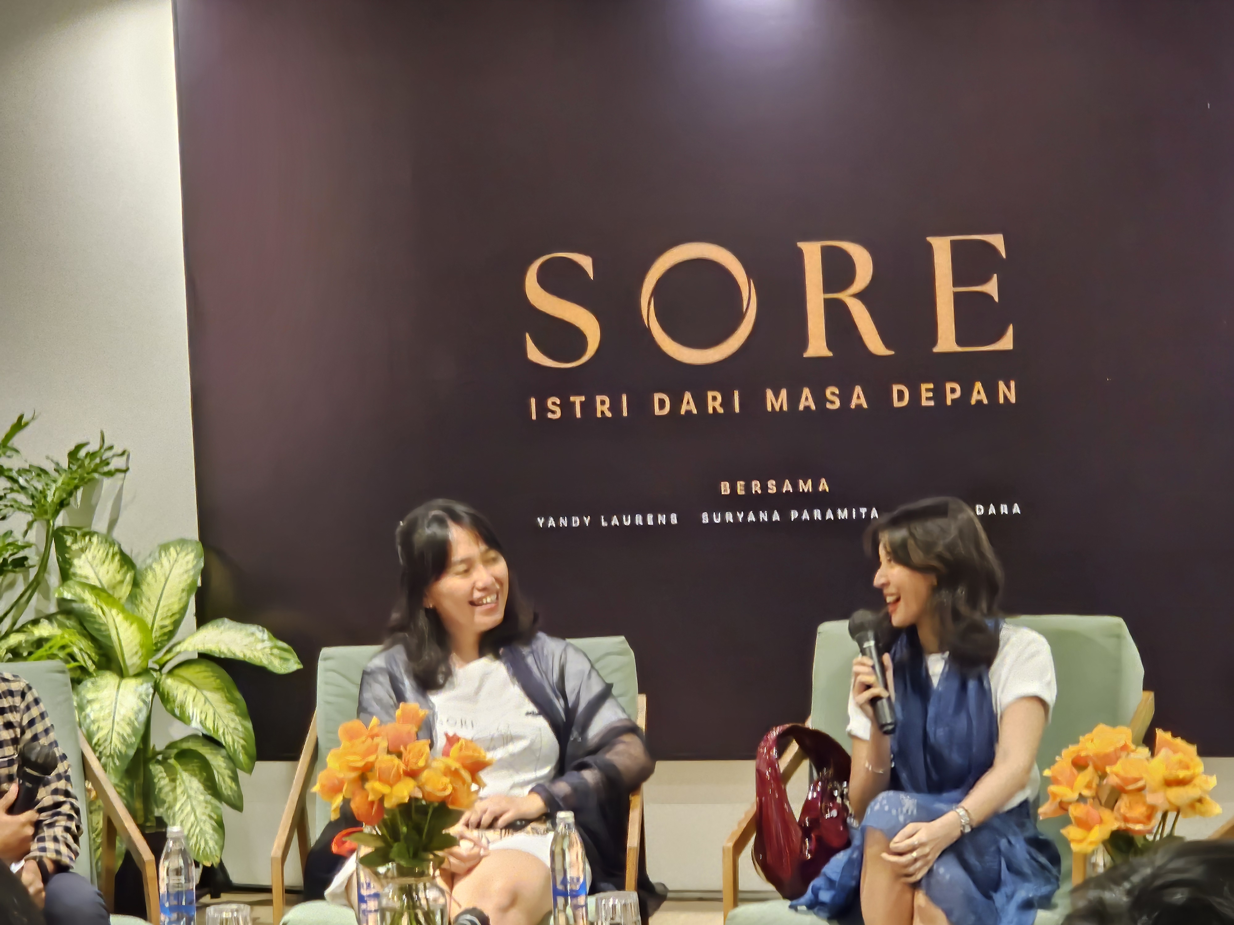 Diskusi film Sore. (ni kadek novi febriani)