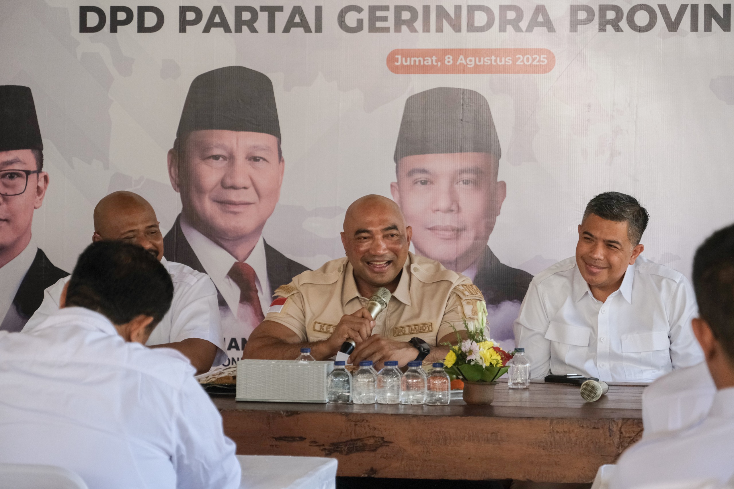 KOMITMEN: Partai Gerindra Bali gelar rapat konsolidasi dipimpin langsung Ketua DPD Gerindra Bali Made Muliawan Arya Jumat(8/8/2025). (Gerindra for Radar Bali)