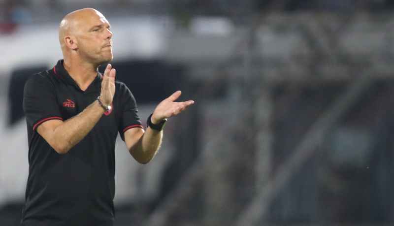 SIAPKAN STRATEGI KHUSUS : Pelatih Bali United, Jhonny Jensen. (miftahuddin/radar bali)