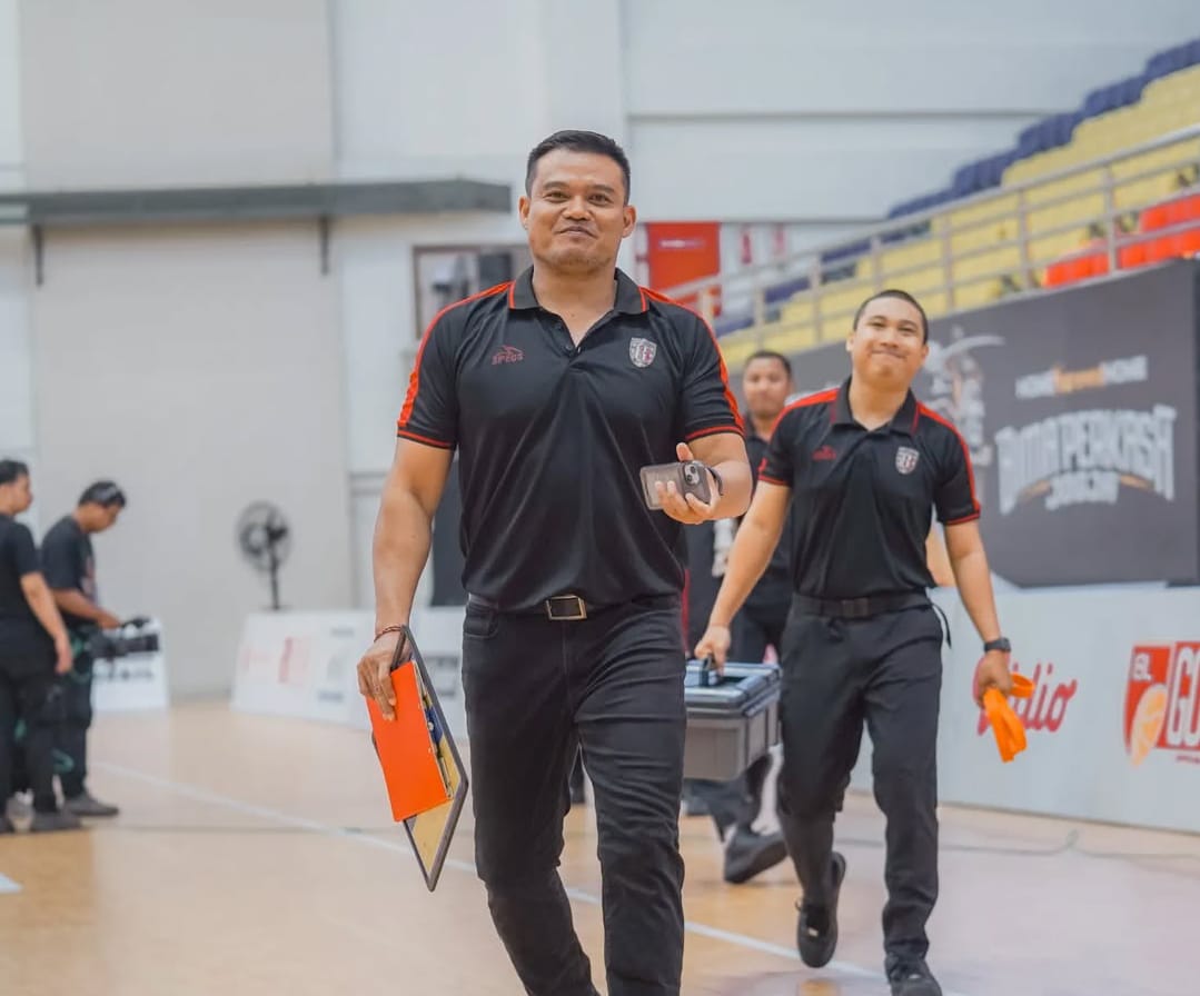 LEGEND: I Gusti Ngurah Rusta Wijaya, pelatih legendaris yang kini menukangi klub profesional Bali United Basketball