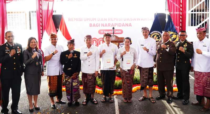 REMISI AGUSTUSAN : Pembagian remisi HUT Kemerdekaan RI ke-80 di Rutan Klungkung. (Foto: Humas Polres Klungkung)