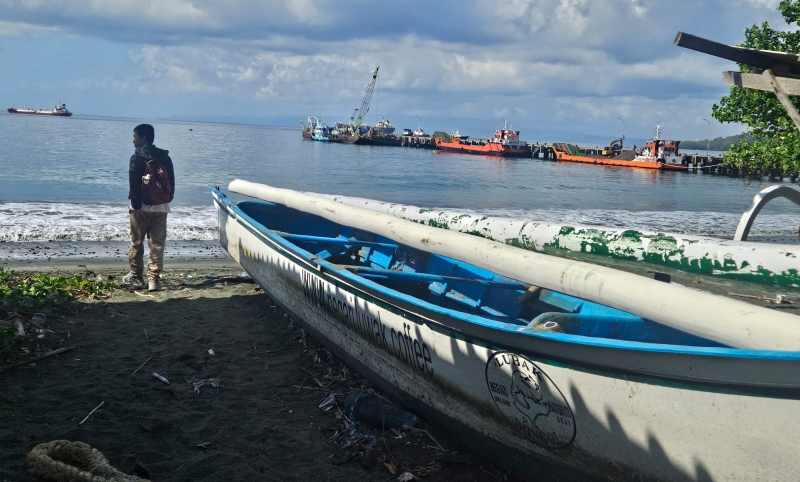 TERPAKSA LIBUR : Sejumlah nelayan di Tanah Ampo, Manggis memilih libur melaut akibat hasil tangkapan sedikit. (Foto Zulfika Rahman)
