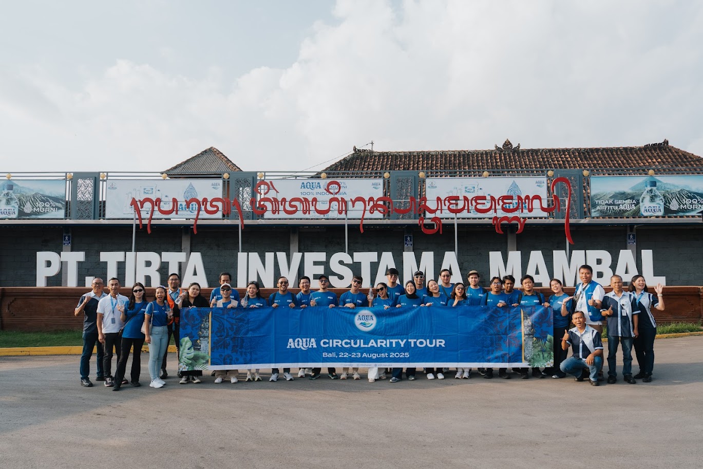Rombongan Circularity Tour  saat kunjungan ke Bali Pet dan pabrik Aqua Mambal Jumat 22 Agustus 2025.