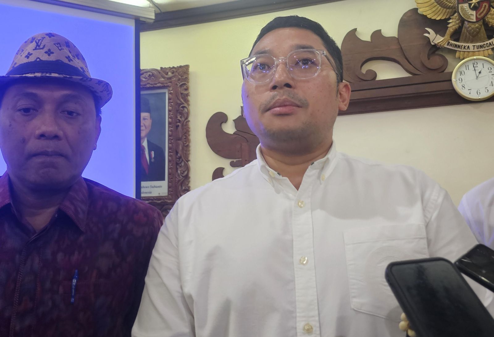 LAWAN OPLOSAN:  Ketua Komisi III DPRD Bali Nyoman Suyasa terkait kelangkaan gas elpiji melon.