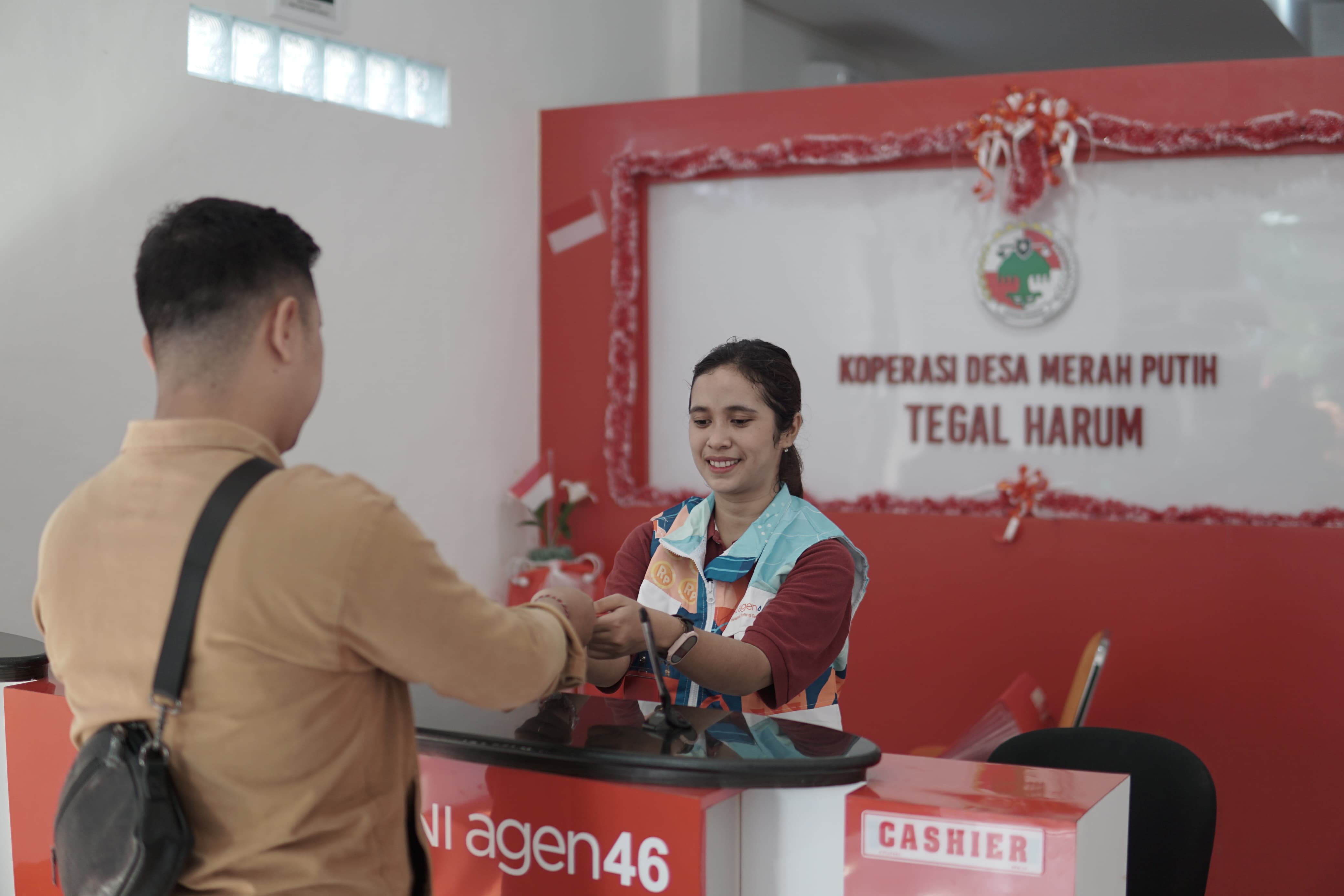 Pembukaan rekening BNI bagi warga Tegal Harum dan sekitarnya oleh Koperasi Desa Merah Putih Tegal Harum selaku BNI Agen46.