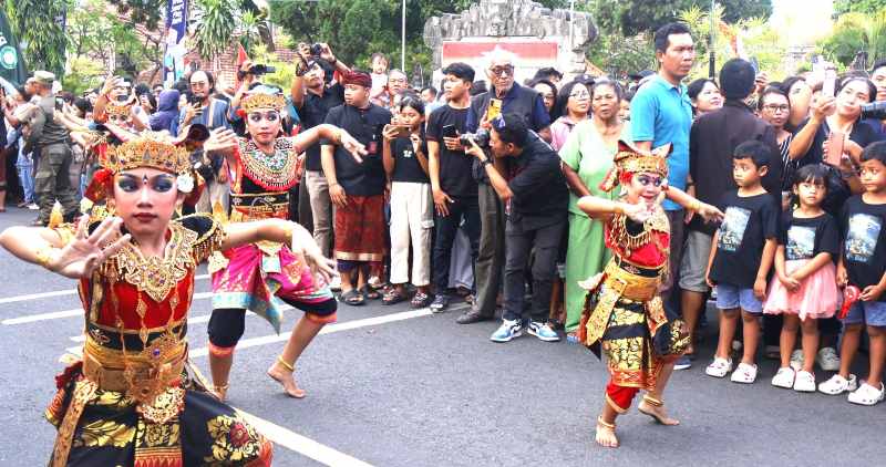 JADI AJANG PERPUTARAN EKONOMI KERAKYATAN : Gelaran Bulfest 2025 membuat perputaran ekonomi Rp3,3 miliar. (Foto: Pemkab Buleleng untuk Radar Bali)
