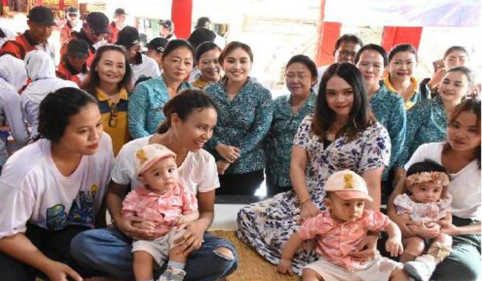 TUMBUH SEHAT: Dinas Kesehatan Provinsi Bali membagikan obat cacing buat para balita agar tumbuh sehat