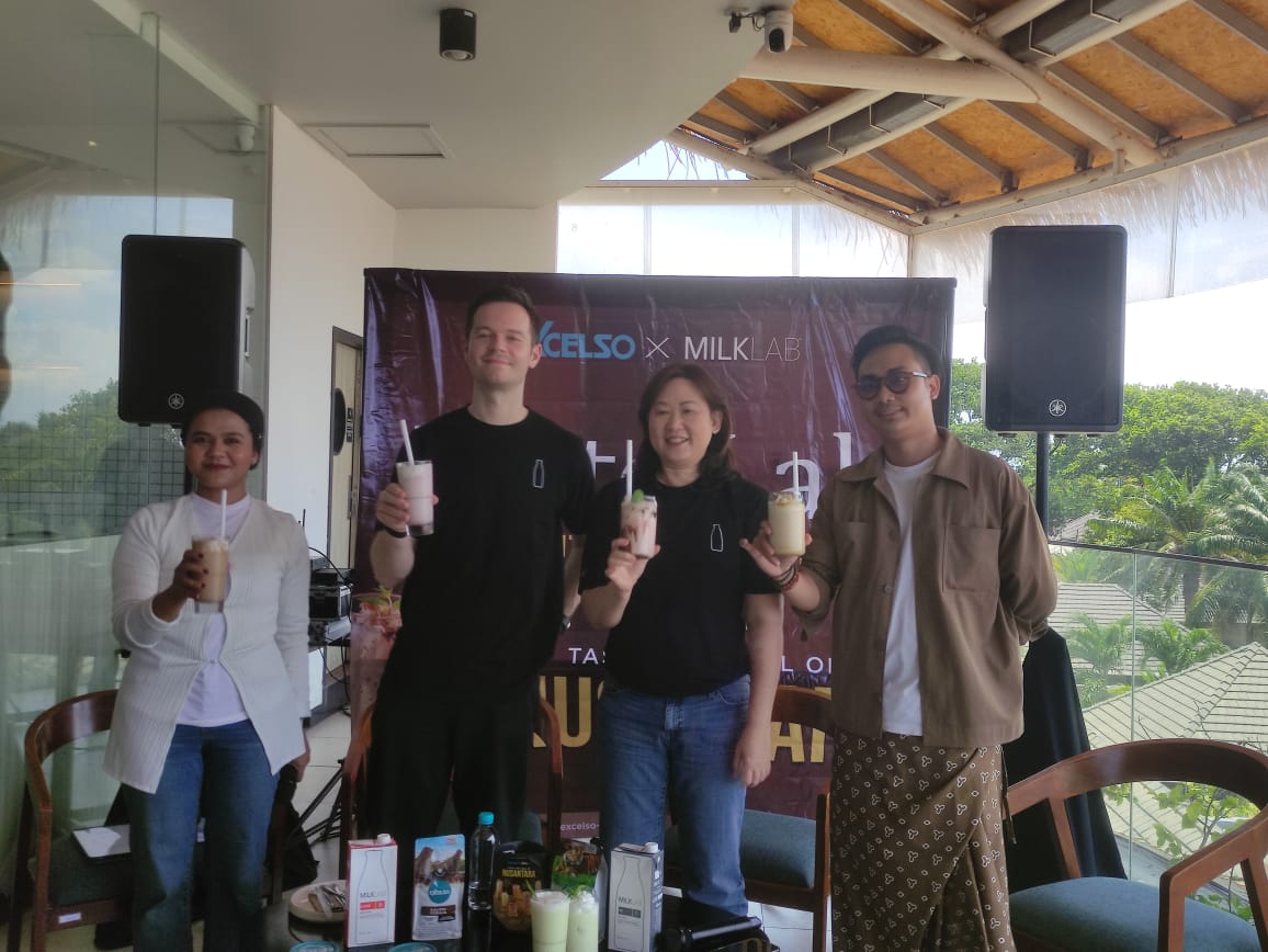 KERJASAMA: Excelso bersama Milklab menghadirkan "Latte Lab: Taste The Soul of Nusantara" di Excelso Icon Mall Bali, Sanur, Selasa (26/8/2025). (Marsell Pampur/Radar Bali)