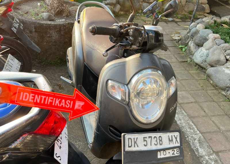DIREKONSTRUKSI : Motor milik warga  Jalan Dewi Sartika, Klungkung ini dicuri  tetangga sendiri. (Foto: Humas Polres Klungkung)