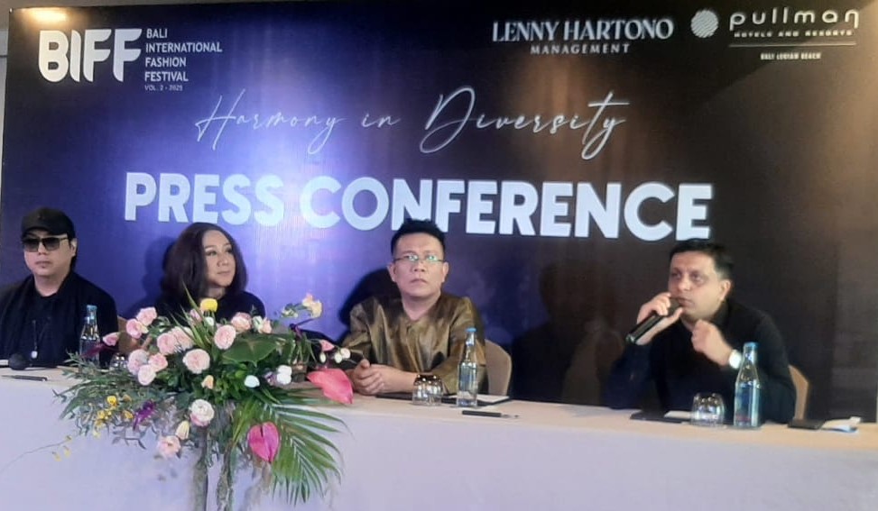 TUAN RUMAH: General Manager Pullman Bali Legian Beach - Ravi Khubchandani (paling kanan) saat sesi Konferensi Pers
