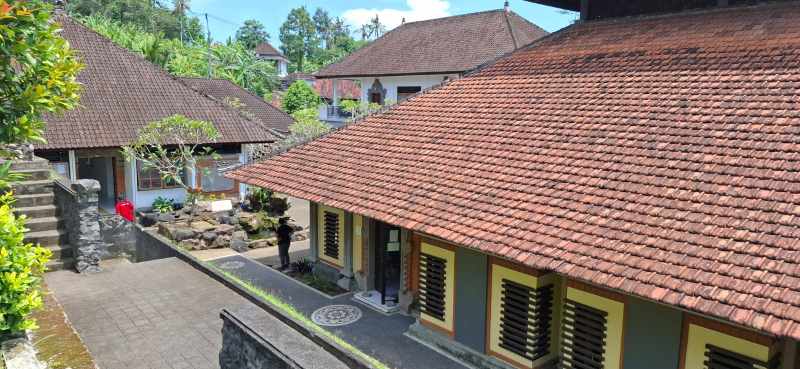 BELUM BISA BALIK : Warga dari Banjar Sental Kangin yang kasepekang di Sanggar Kegiatan Belajar (SKB) Kabupaten Klungkung. (dok.Radar Bali)