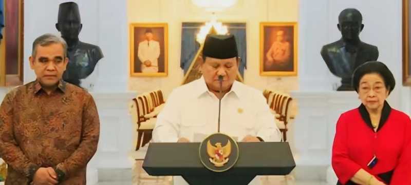 BERSAMA KETUA PARPOL: Presiden Prabowo Subianto dengan didampingi seluruh ketum parpol menggelar konferensi pers di Istana Negara, Jakarta, Minggu (31/8). (Istimewa)