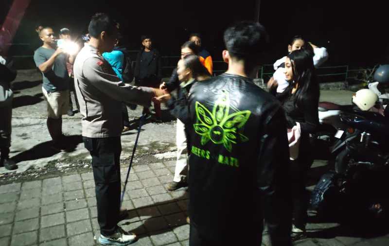 LEMAS :  Kondisi tujuh pendaki asal Desa Pangkung Karung, Kerambitan Tabanan yang selamat usai tersesat mendaki di Gunung Batukaru.(istimewa)