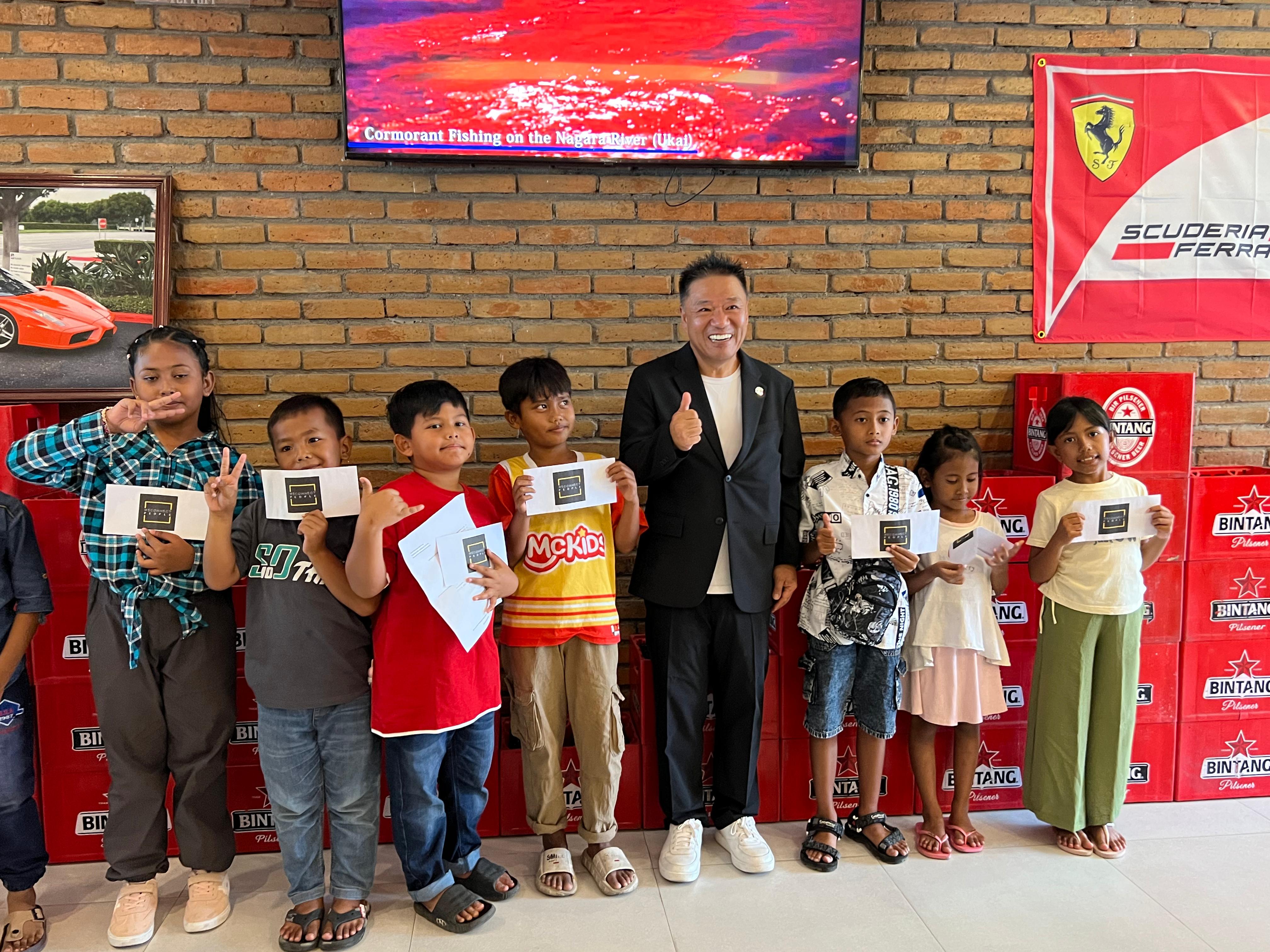 PEDULI ANAK: Tomoaki Hayakawa Pemilik Bintang Carnival Beach Club Kelan, Janji Akan Rutin Mengadakan Makan Gratis.