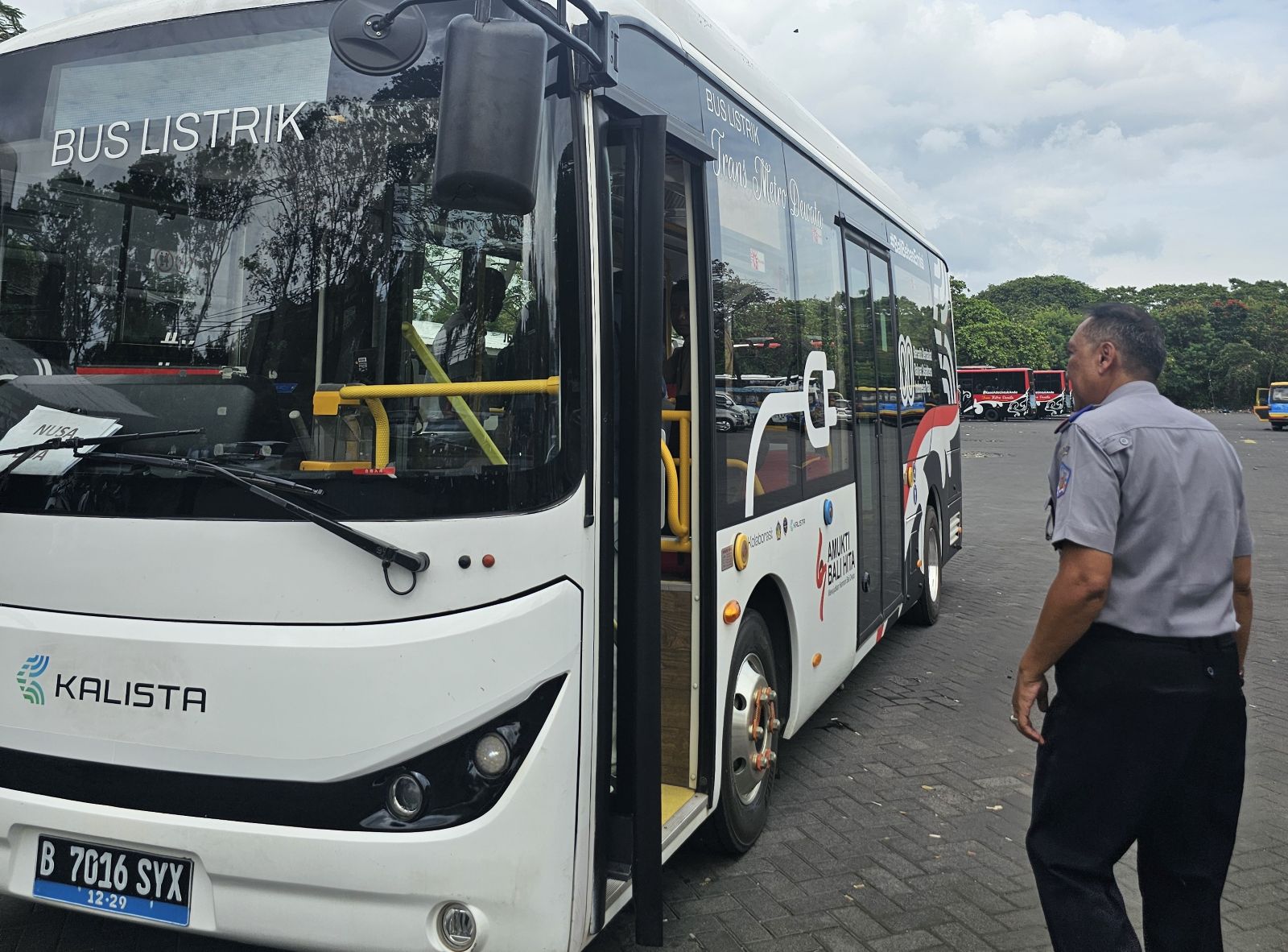 COBA GRATIS: Bus Listrik Kalista  ini sudah mulai beroperasi sebagaui moda transportasi di Bali