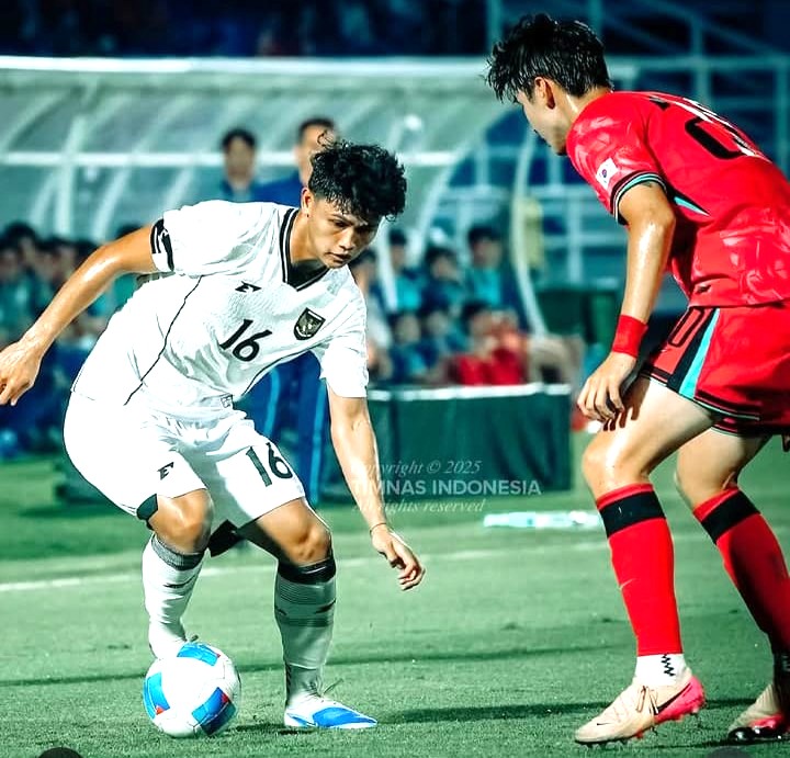 GAGAL DI FASE GRUP: Hoki Caraka di laga versus Korsel U-23 semalam. (sumber foto : Instagram Timnas Indonesia)