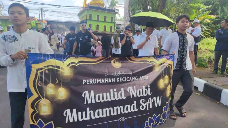 SELALU SEMARAK : Pawai budaya dalam peringatan Maulid di Kampung Kecicang Islam, Desa Bungaya Kangin, Bebandem,Karangasem. (Foto : Zulfika Rahman/Radar Bali)