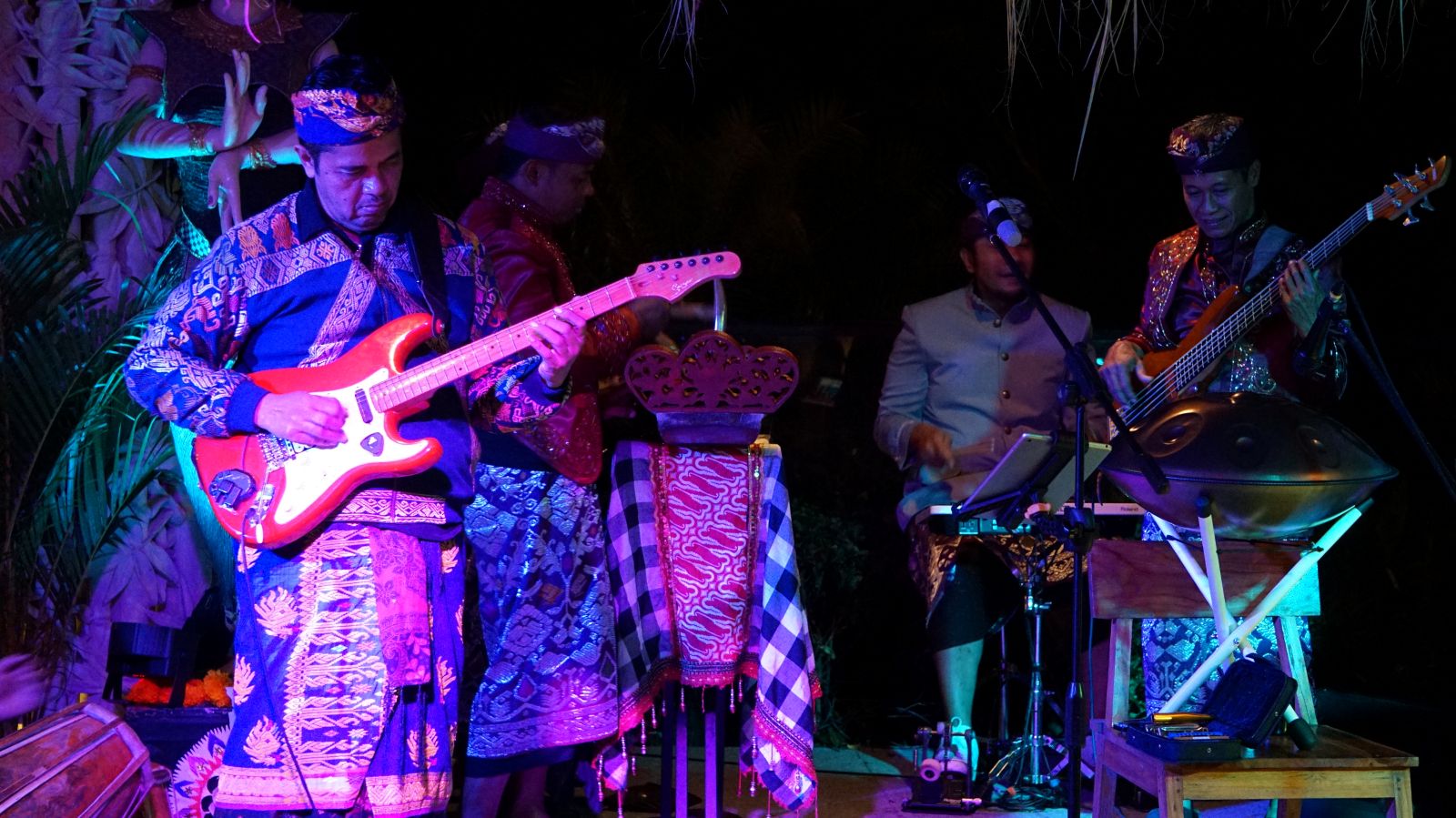 Evening Melodies: A Dine With Balawan and Batuan Ethnic Fusion Suguhkan ...