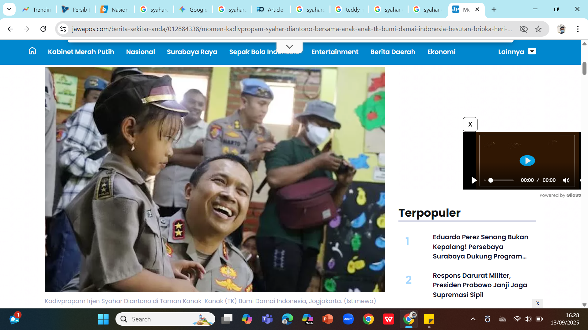 Kadiv Propam Irjen Pol Syahar Diantono saat meninjau TK Bumi Damai Indonesia binaan Bripka Heri Prasetyo di Jogjakarta.