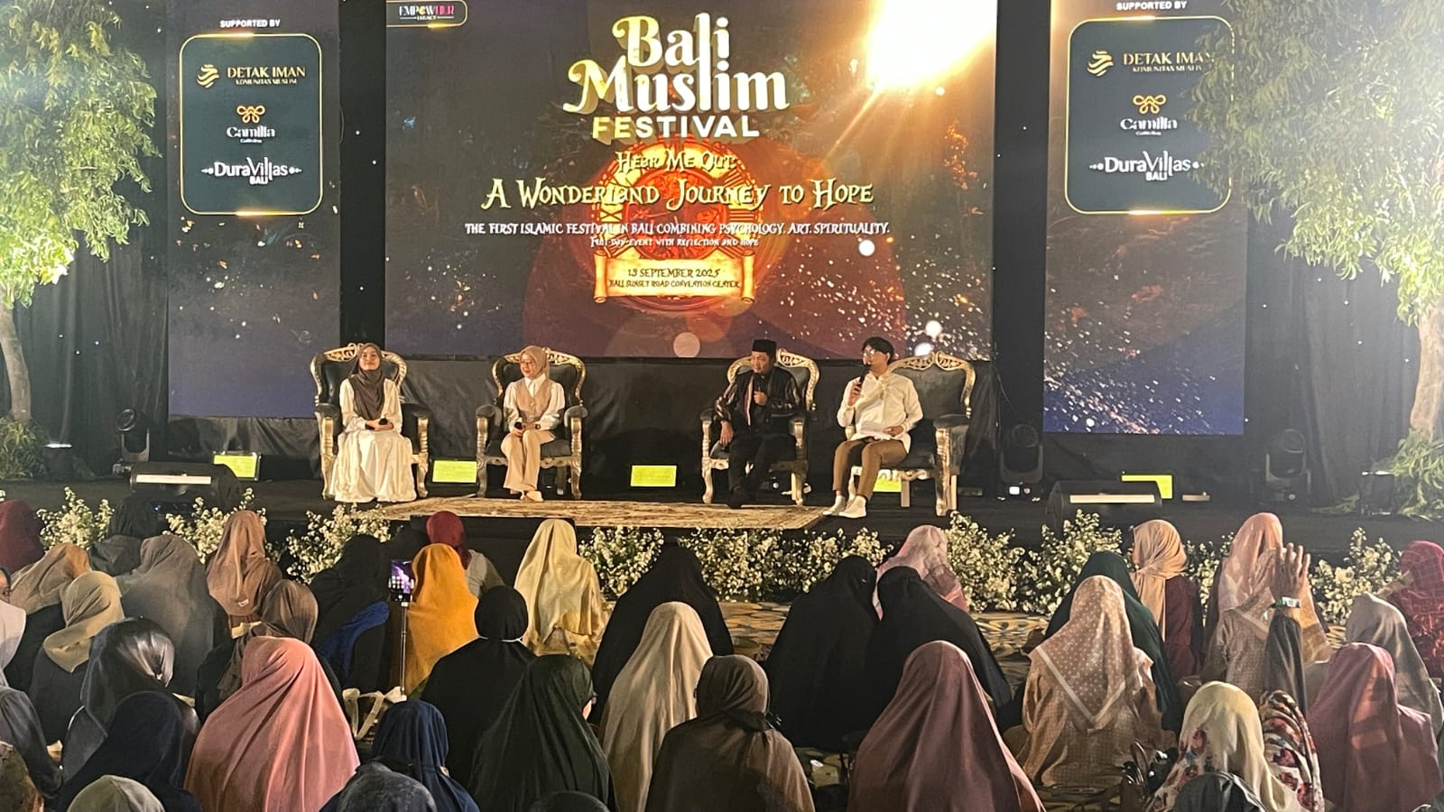 ANTUSIAS: Para penelis dalam acara Bali Muslim Festival saat pemaparan seputar kesehatan mental di Kuta, Sabtu 13 September 2025.