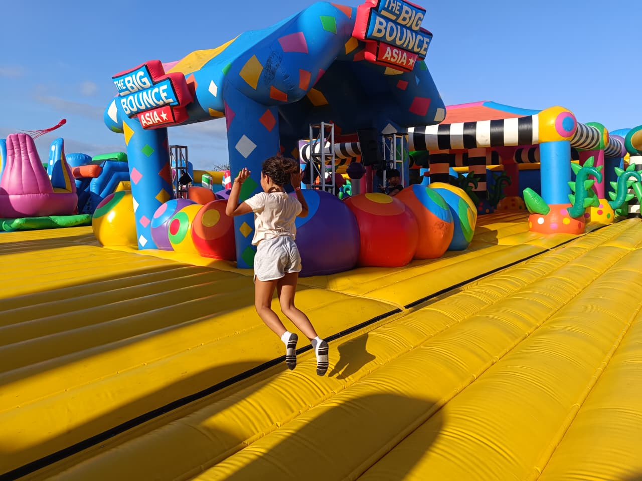 WAHANA WISATA : The Big Bounce berlada di Peninsula Island, Nusa Dua sejak Sabtu (13/9/2025) hingga 12 Oktober 2025 .(marsellus pampur)