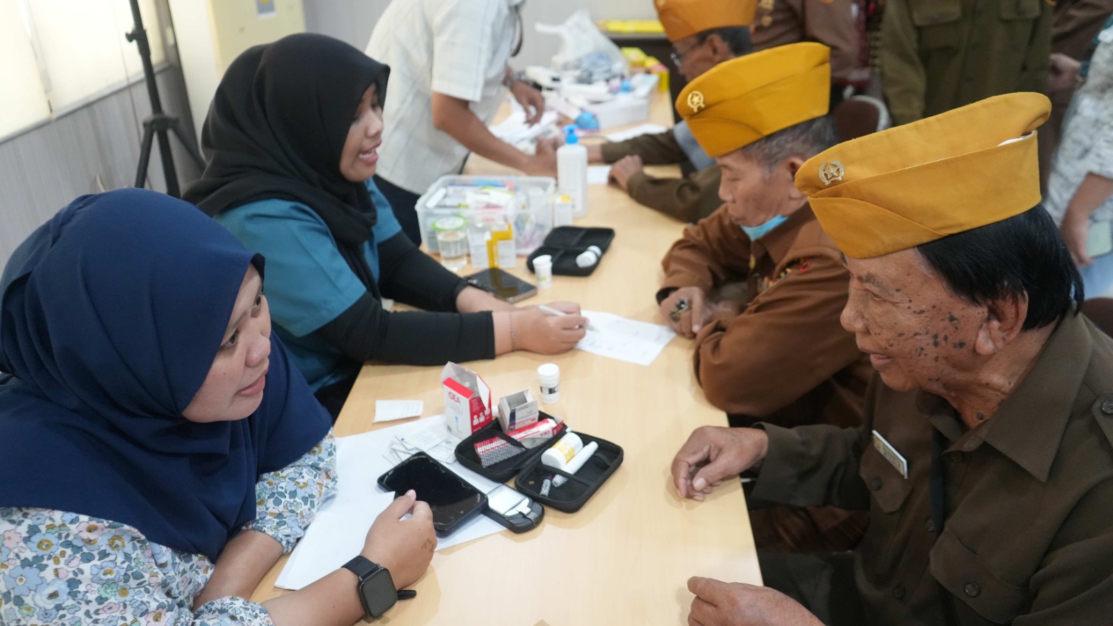 Apresiasi Kebangsaan dan Berbagi Kebahagiaan Keluarga Veteran, Jumat (29/8), menyediakan pemeriksaan kesehatan umum, cek tekanan darah, konsultasi medis, hingga pemberian obat gratis.
