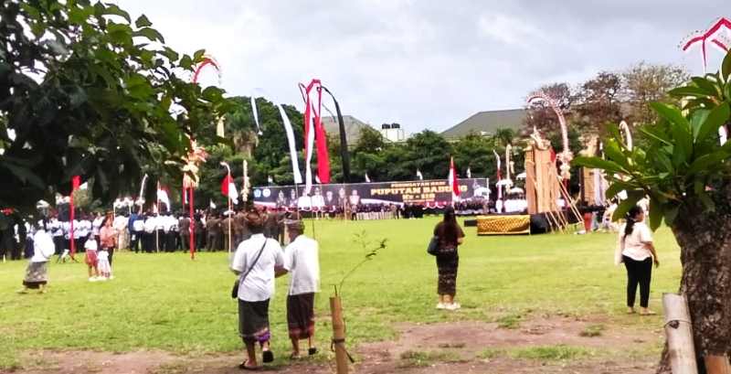 SUDAH SEABAD LEBIH : Upacara peringatan Perang Puputan Badung ke-119 di Lapangan Puputan Badung, Minggu (21/9/2025). (istimewa)