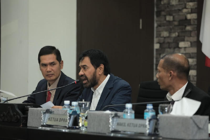 TAMBANG ILEGAL: Gubernur Aceh Muzakir Manaf menegaskan akan menata kembali tambang ilegal