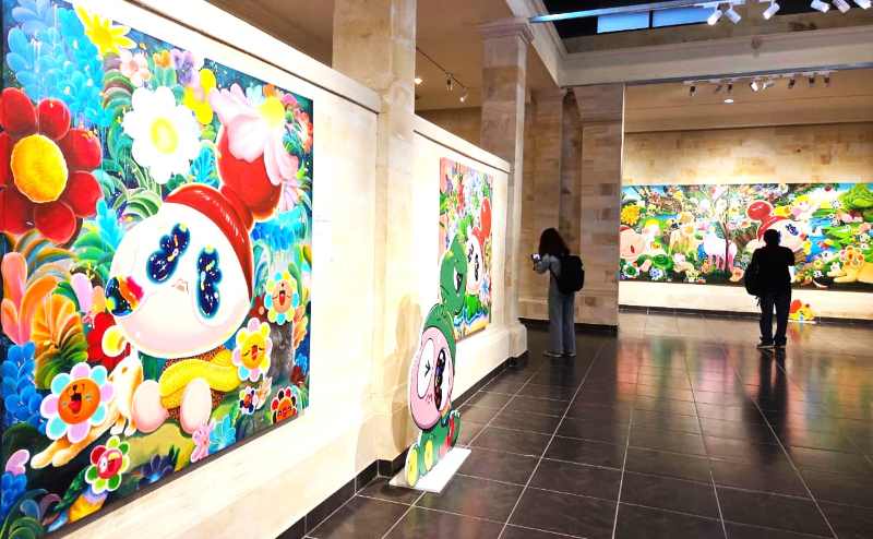 PAMERAN TUNGGAL : Sejumlah lukisan yang dipamerkan di Utopia . (Foto Marsellus Pampur/Radar Bali)