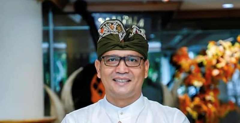 JELASKAN KEJADIAN : Panitia Ngadegang Kelihan Desa Adat Bugbug I Nengah Yasa Adi Susanto. (Foto zulfika Rahman)
