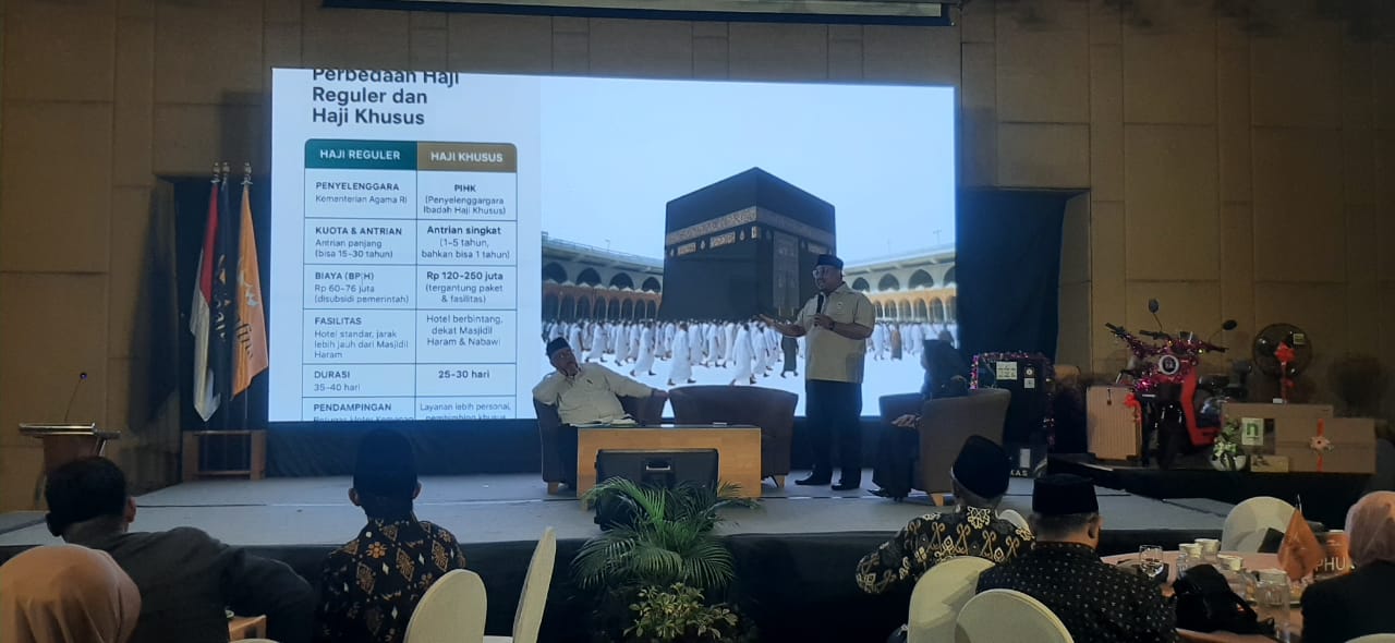 Talkshow membahas Haji Khusus oleh Alisha Rafina yang hadirkan pejabat Kementerian Agama RI