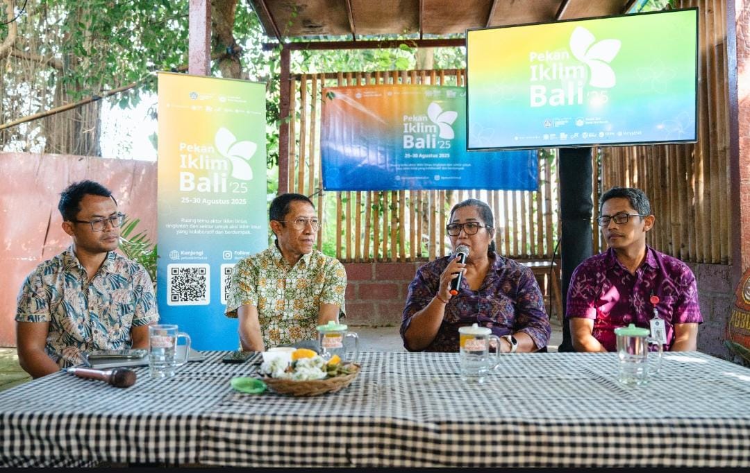 JANGAN TERJEBAK KEPENTINGAN: Pakar Energi Universitas Udayana Prof. Dr. Ida Ayu Dwi Giriantari sikapi kontroversi LNG di pantai Sidkarya Denpasar