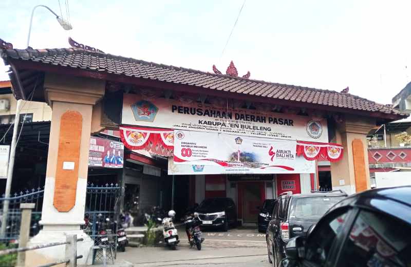 JADI SOROTAN: Kantor Perumda Pasar Argha Nayottama., Buleleng. (francelino junior)
