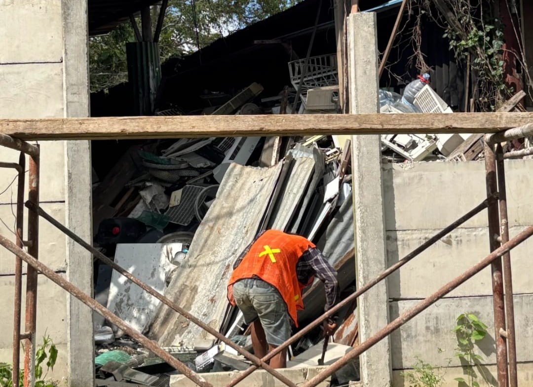 DIBUKA: Tembok akses jalan di kompleks GWK Jimbaran akhirnya dibuka demi harmoni dengan warga setempat