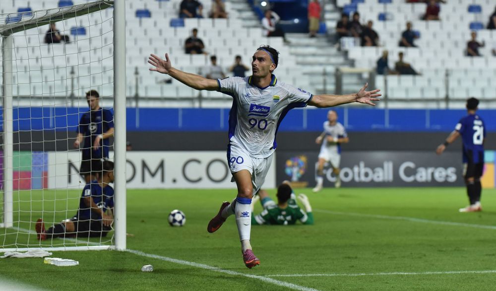 GOL PERDANA - Andrew Jung merayakan golnya ke gawang Phatiwat Kammai. Persib menang 0-2 atas Bangkok United dan menempel Lion City Sailors di papan klasemen