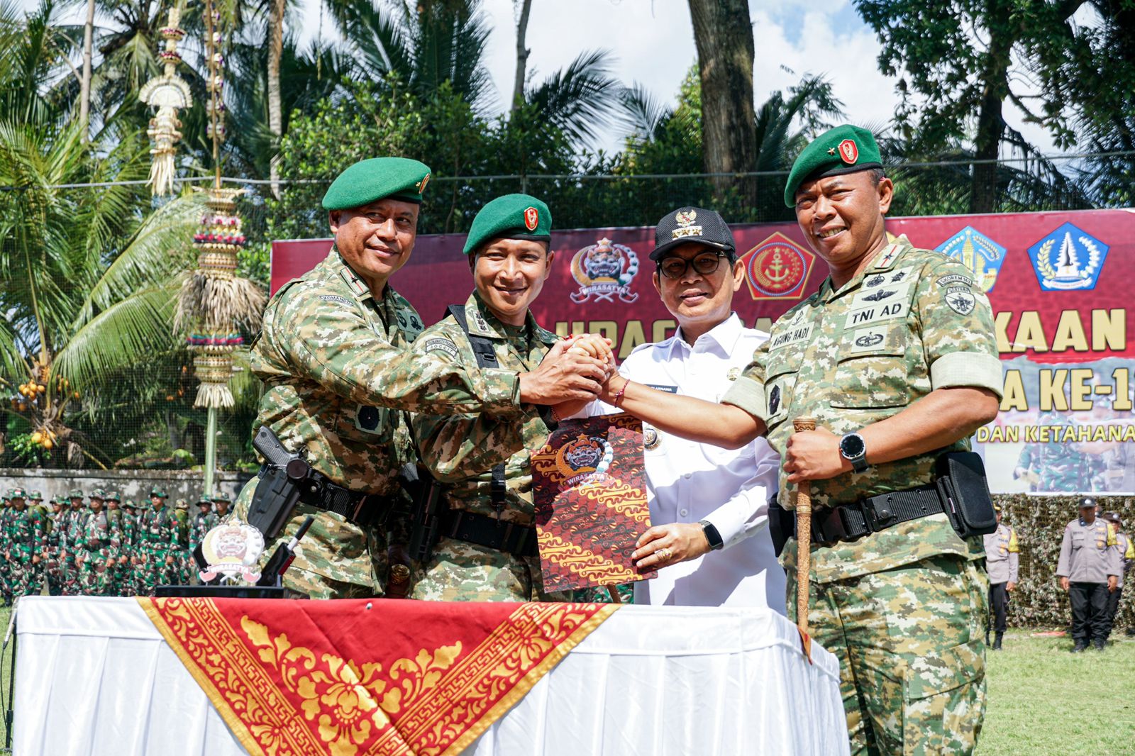 Bupati Wayan Adi Arnawa saat Pembukaan TNI Manunggal Membangun Desa Ke-126 di wilayah Kodim 1611/Badung, bertempat di Lapangan Desa Taman, Kecamatan Abiansemal, Rabu (8/10).