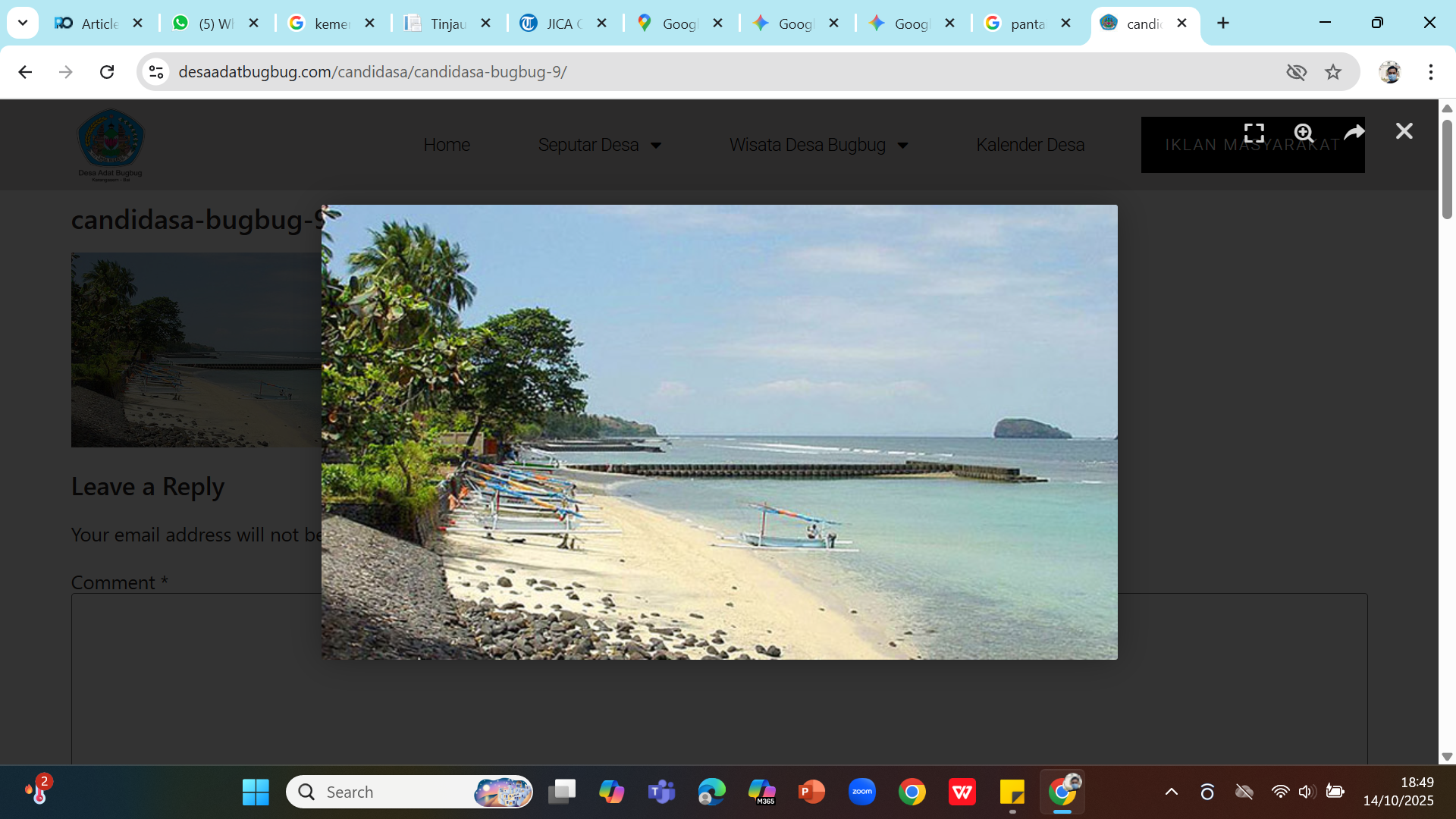 TERGERUS ABRASI - Pantai Candidasa dengan pasir yang tinggal beberapa meter. Pantai ini populer mulai 1993 dengan bentangan pasir putih puluhan meter.