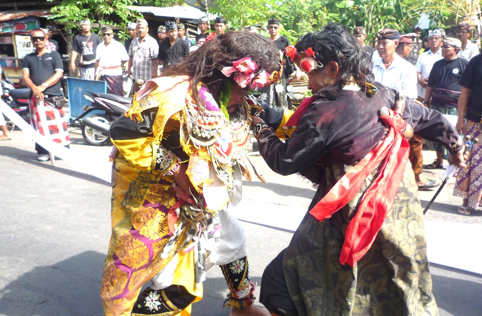 MASUK WTBB : Tari Baris Bedog. (Foto: dok.Pemkab Buleleng)