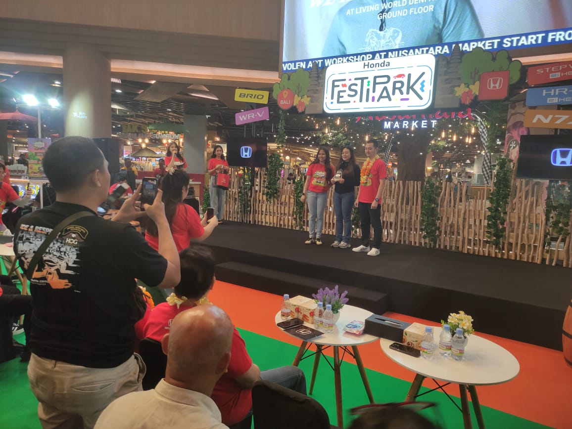Suasana pembukaan Honda Festipark di Living World Denpasar (16/10/2025). (Marsellus Pampur/Radar Bali)