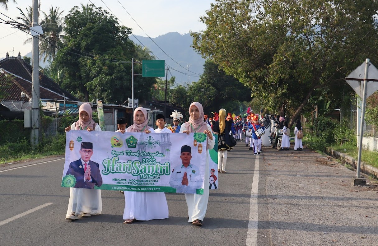 MERIAH: Suasana karnaval Hari Santri Nasional di Kecamatan Gerokgak Buleleng