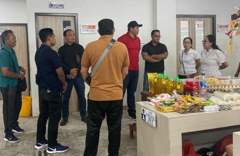 GELAR SIDAK : Ketua DPRD dan anggota dari fraksi PDIP datang ke Pasar Umum Negara untuk tindaklanjuti keluhan pedagang. (Foto: dok DPRD Jembrana)