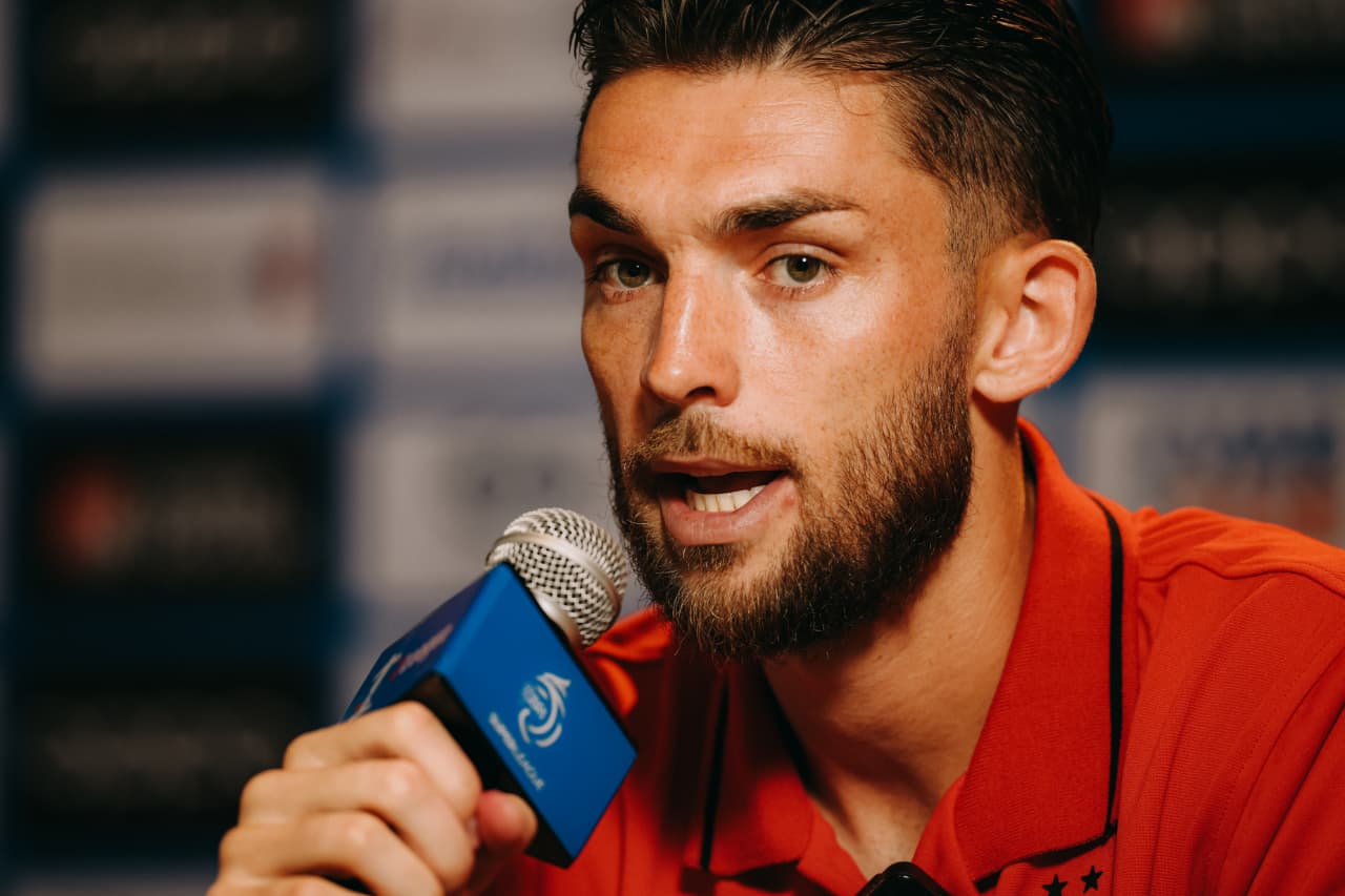 PULIH - Gelandang bertahan Bali United Brandon Wilson akan kembali bertemu Eber Bessa yang kini membela Persita