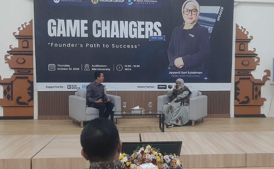 KISAH INSOIRATIF: Presiden Direktur Hasnur Group Jayanti Sari Sulaiman (kanan) dalam Talkshow Game Changers di BIM University Denpasar Bali, Kamis 23 Oktober 2025.
