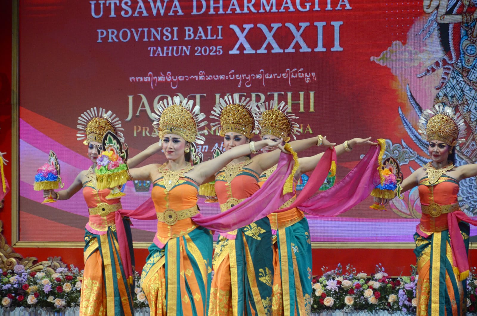 Tari pembukaan lomba Utsawa Dharmagita XXXII tahun 2025