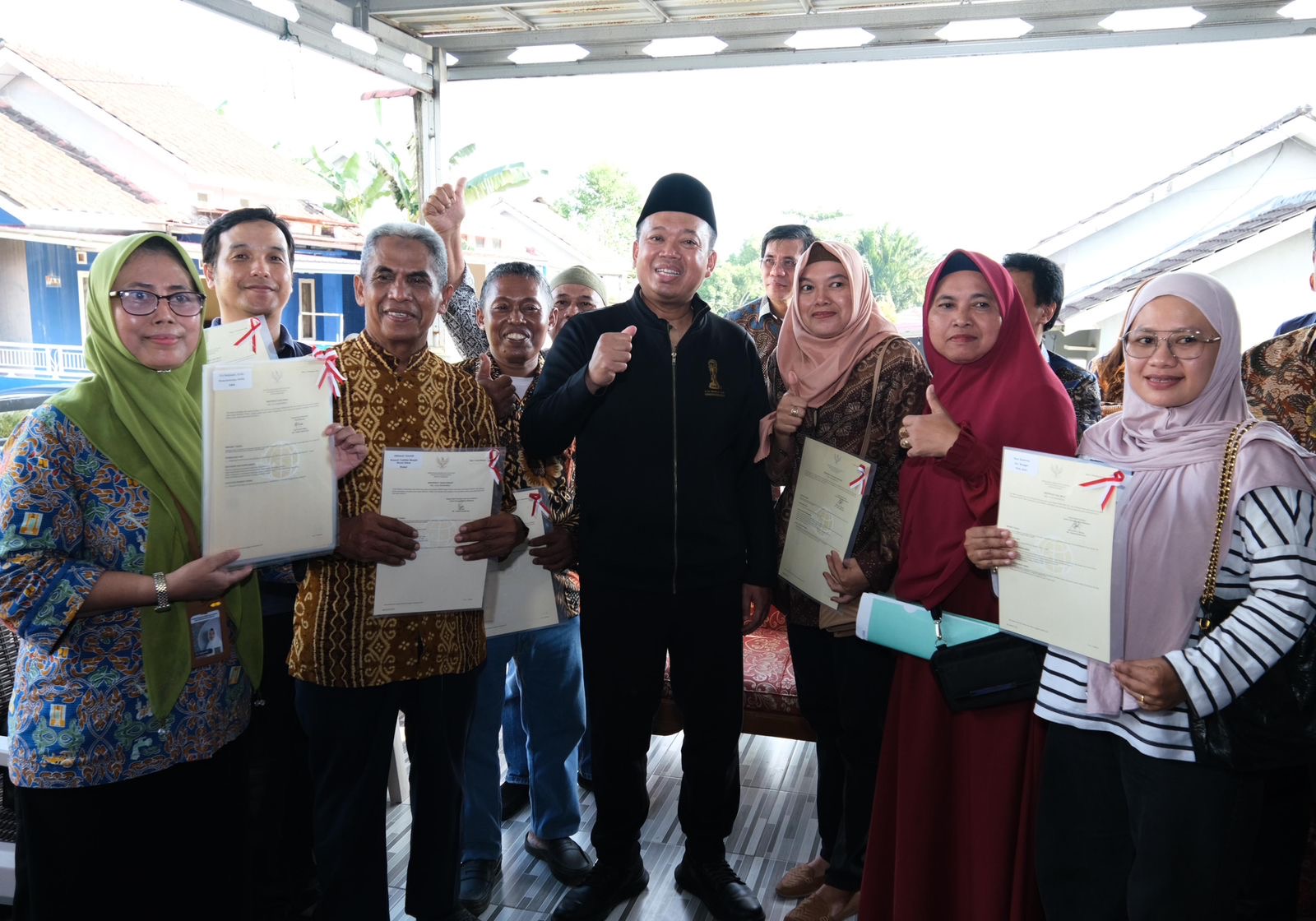 Menteri Agraria dan Tata Ruang/Kepala Badan Pertanahan Nasional (ATR/BPN), Nusron Wahid (tengah).