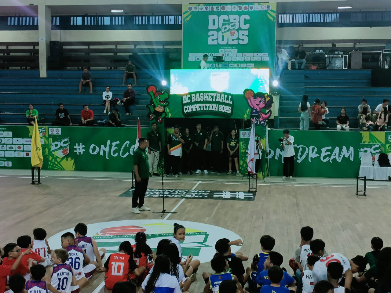 ANTUSIAS: Suasana opening DC Basketball Competition 2025