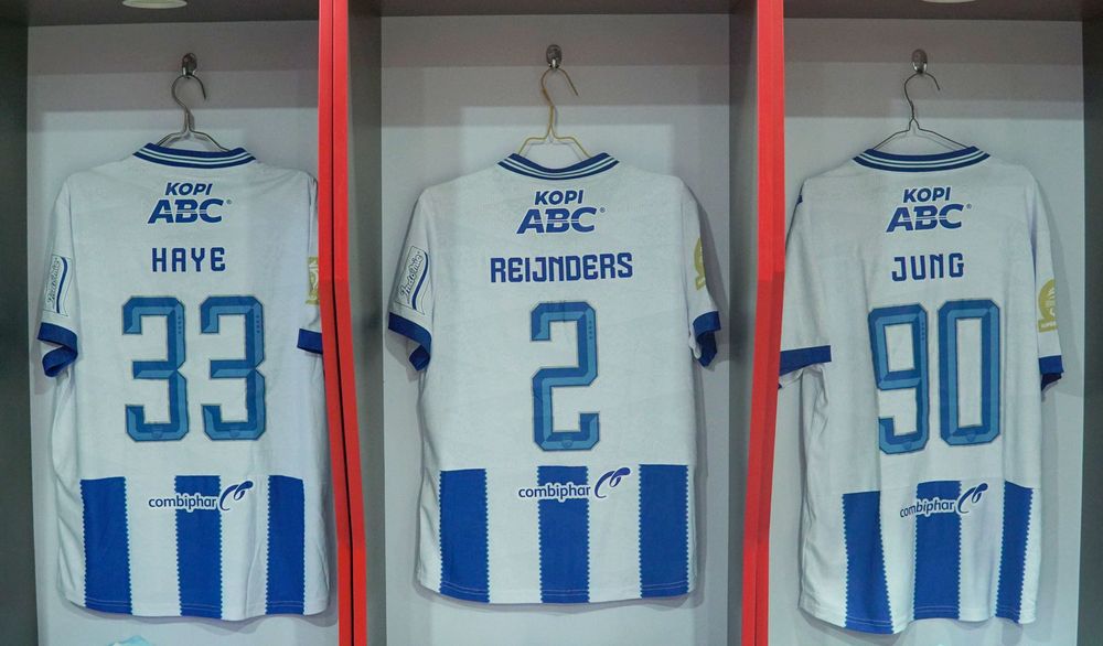 TEMPEL PERSIJA - Persib Bandung berhasil menambah tiga poin di kandang Bali United dan menempel Persija Jakarta yang bertahan di peringkat dua klasemen Super League.